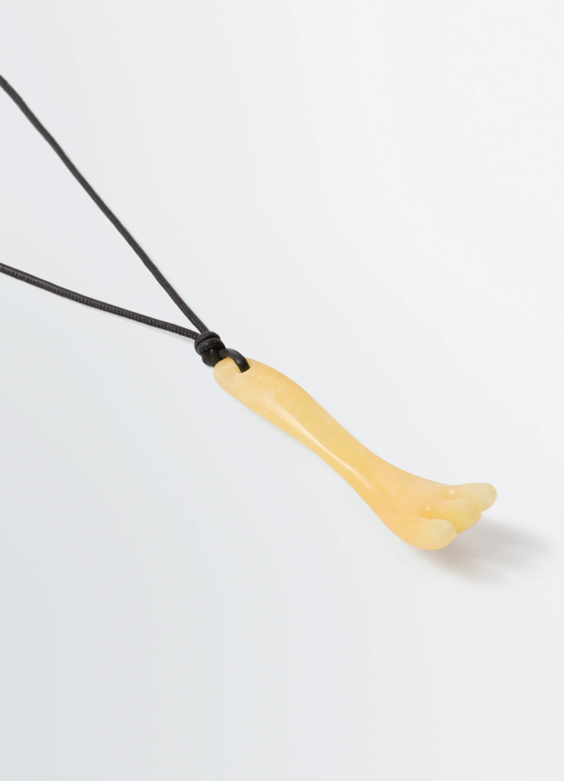 GUA SHA FORK NECKLACE IN ARAGONITE - Image 3