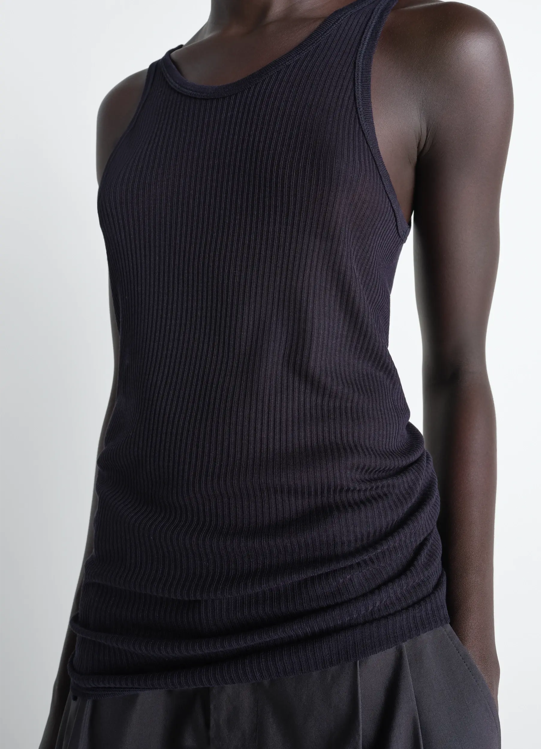SEAMLESS TANK TOP IN VISCOSE SILK - Image 3